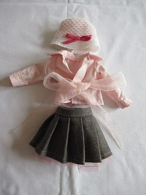 PAOLA REINA - ENSEMBLE JUPE VESTE et BONNET