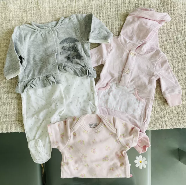 tiny baby girl clothes bundle 2.8-3.15kg PLUS 2 pairs of Mamas & Papas Booties