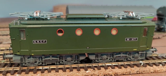 Locomotive BB 7242 ROCO HO - Collection