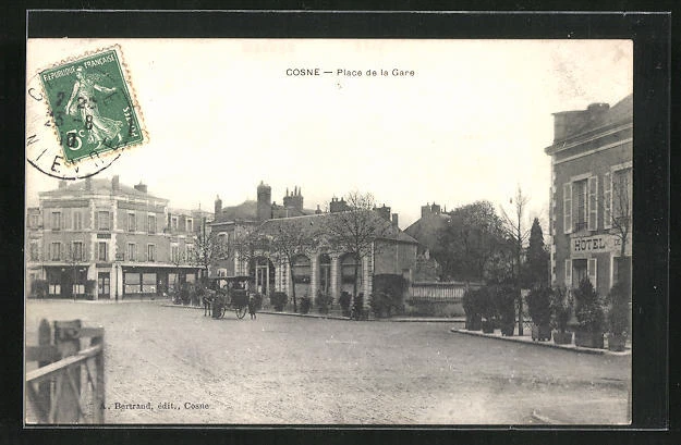 CPA Cosne, Place de la Gare 1910
