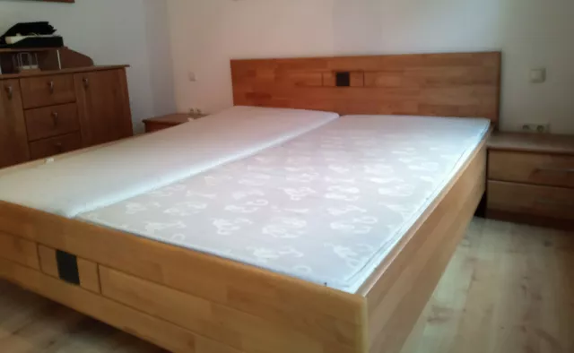 Schlafzimmer kompl., super Optik, gute Qualität, 5-türig, Doppelbett, Sideboard