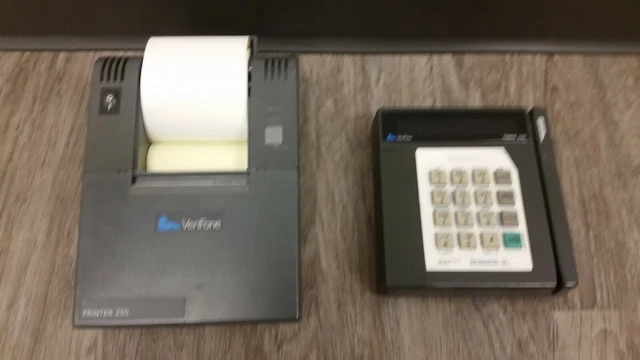 Verifone TRANZ 330 Credit Card Reader + Verifone PRINTER 250 Receipt Printer Verifone TRANZ 330 Credit Card Reader + Verifone PRINTER 250 Receipt Printer