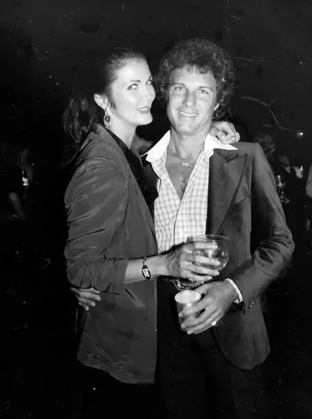 LYNDA CARTER AND Husband Ron Samuels circa 1979 In New York City OLD ...