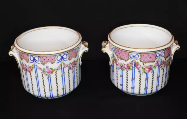 Paire de rafraichissoirs ou cache-pots en porcelaine allemande XIXème siècle