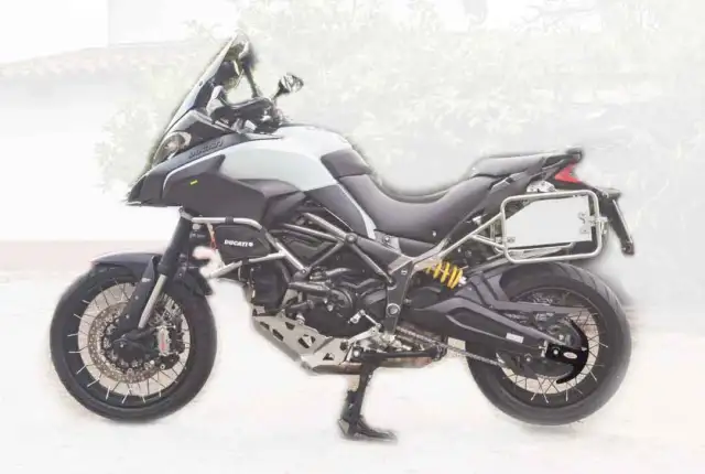 CleandisC Kettenschutz Ducati Multistrada 950