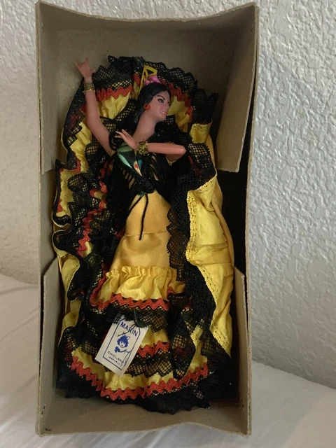 Poupée Ancienne Folklorique Danseuse￼ MARIN CHICLANA Type Mannequin Barbie ￼