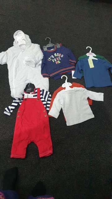 Bellissimo pacchetto vestiti bambino taglia da 3 a 6 mesi