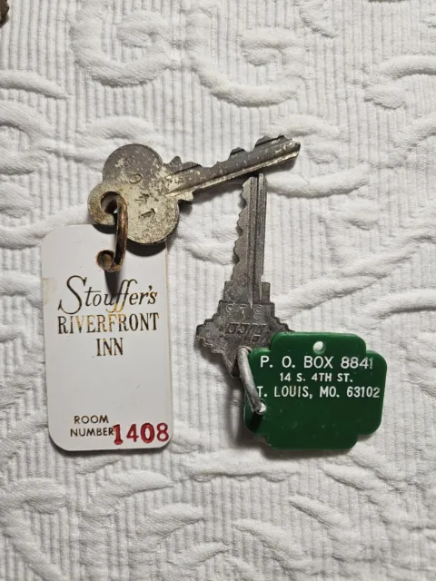 Riverfront Inn Hotel Motel Room Key Fob with Key St Louis Missouri #1408
