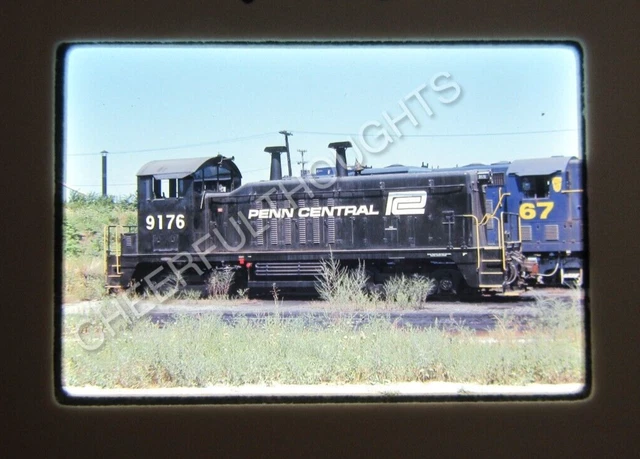 Original  '69 Ektachrome Slide PC Penn Central 9176 NW2R Engine House      37T13