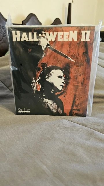 Mezco One 12 Halloween II 2 Michael Myers. New In Hand!