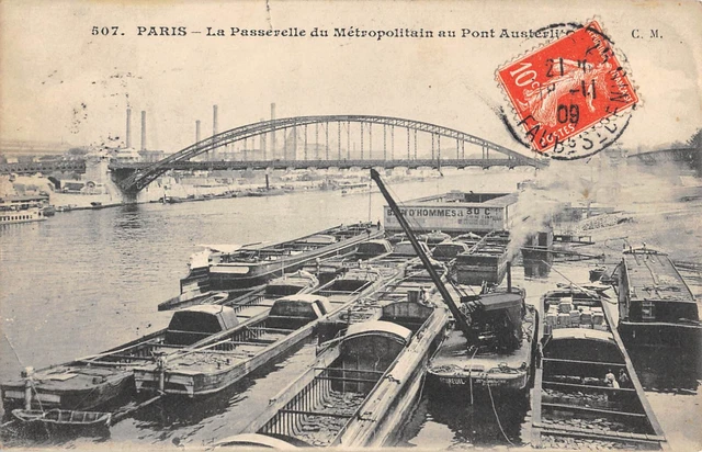 CPA 75 PARIS XIe LA PASSERELLE DU METROPOLITAIN AU PONT D'AUSTERLITZ