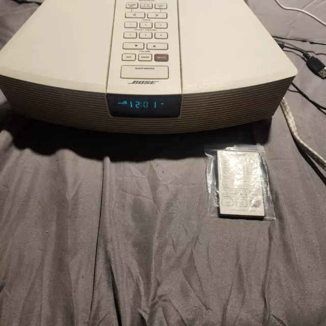 BOSE WAVE RADIO AM FM AUX MODEL AWR1-1W  With Remote-Tested & Works