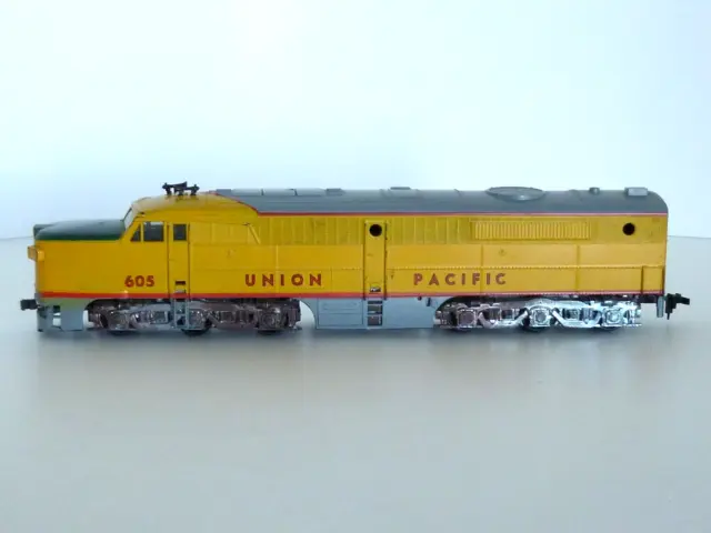 VTG Athearn HO Scale Union Pacific 605 Non Powered Dummy Train Engine Locomotive