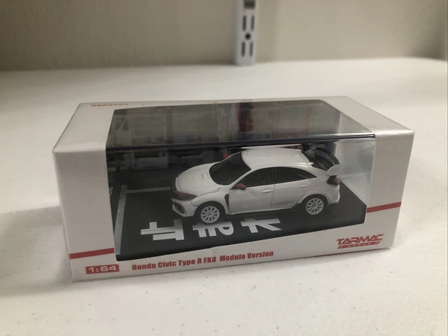 1:64 Tarmac Works Honda Civic Type R FK8 Modulo Version 2.0L K20C1 I4 2019 White