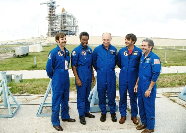 NASA-SPACE SHUTTLE CHALLENGER STS-8 CREW Prior to Launch-1983- 5x7 Photo