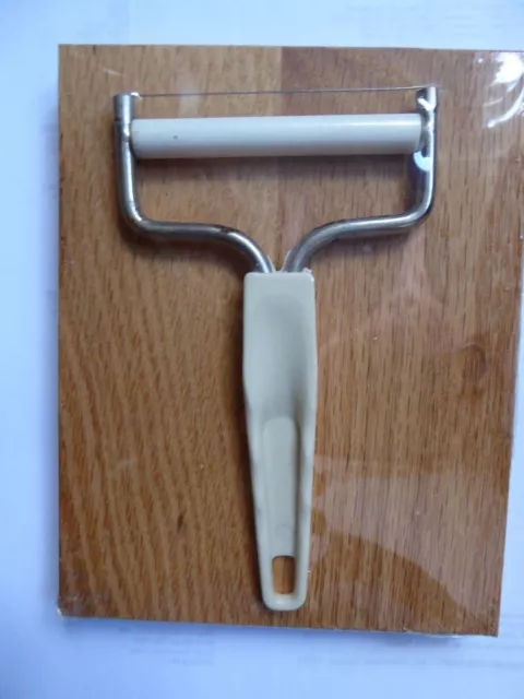 Small Wood Wooden Cheese Board w Wire Cheese Slicer Oak?  6 1/2" x 5"