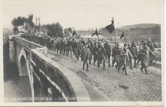 Fascismo Marcia Su Roma Gruppo Di Squadristi Sul Ponte Salario 28 Ottobre 1922