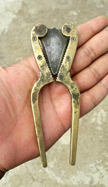 19c Vintage Betel Nut Cutter Brass Handle Steel Blade Folding Dagger Rare M608