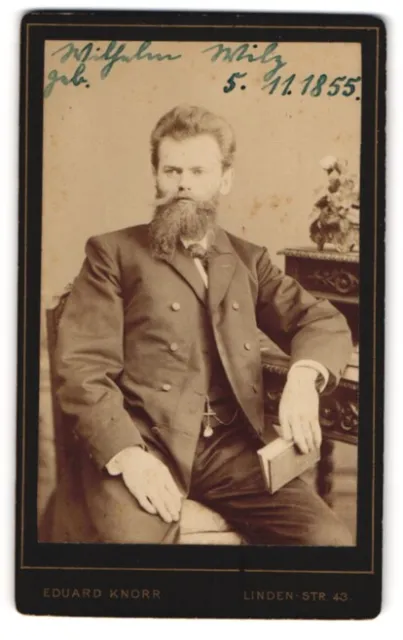 Fotografie Eduard Knorr, Berlin, Portrait Herr Wilhelm Wilz mit Vollbart