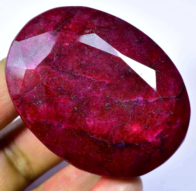 RARE !! SAPHIR POURPRE ROUGE DE LA GUINEE : 4,67 CARATS