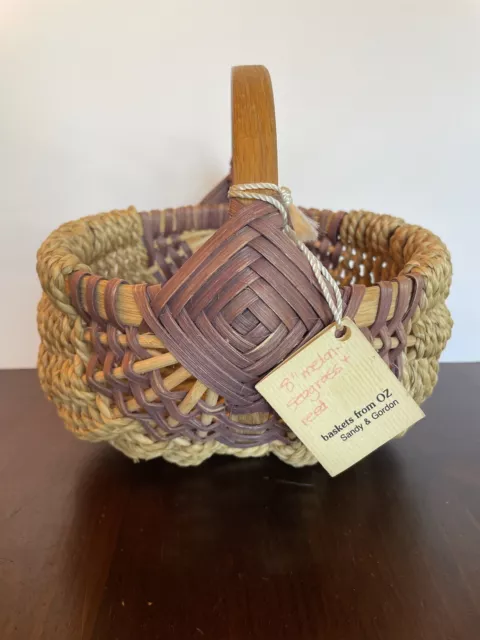 Handmade Amish Style Buttocks Egg Basket 9” - Melen Seagrass & Reed