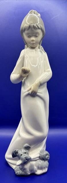Nao By Lladro Porcelain Figurine Daisa Girl With Spain Dog 10 1/4” Excellent