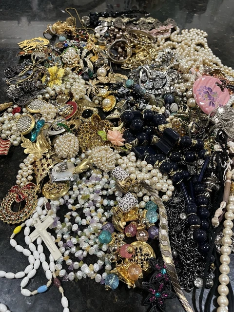 thumbnail image 2 of Vintage/Designer Unsearched Estate Jewelry Lot - 2 Lbs + Crown - Mixed Metals & Styles 2 of 6