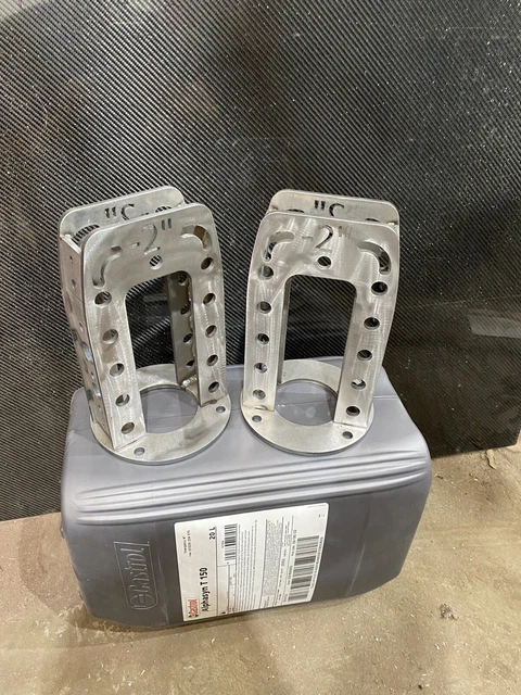 Tirerets LAND ROVER DISCOVERY 2 Heavy duty shock turrets -2