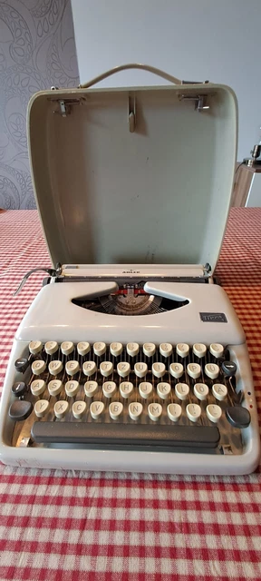 1 Reiseschreibmaschine Adler Tippa1 im Originalkoffer, mit Gebrauchsspuren