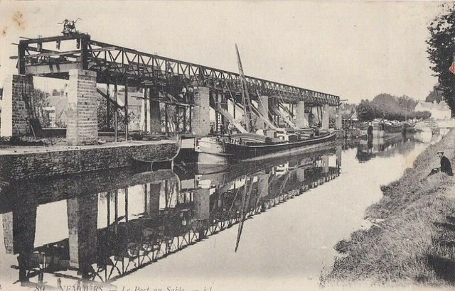 CPA 77 BRIE Env Melun Fontainebleau NEMOURS Le Port au Sable Péniches 1917 animé