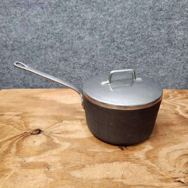 MAGNALITE GHC Pro 2 Quart Aluminum Sauce Pan with Lid