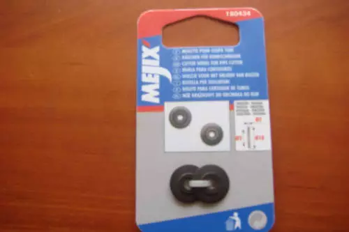 MEJIX  Lot de 2 Molettes Diamètre 18 mm  Trou 5 mm épaisseur 3 mm  ref : 180434
