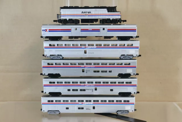 LIFE LIKE CON COR N GAUGE AMTRAK F40PH LOCO & RAKE of 5 SUPERLINER COACH nz