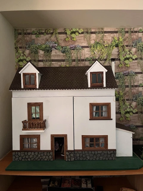Casa De Muñecas De Madera De 3 Pisos Con Muebles - 106x61x33 Cm | 5 Habitaciones Y Balcón | Compatible Con Barbies | Incluye 9 Muebles Y Accesorios | Regalo Para Niños De 3+ Años | Fácil Montaje