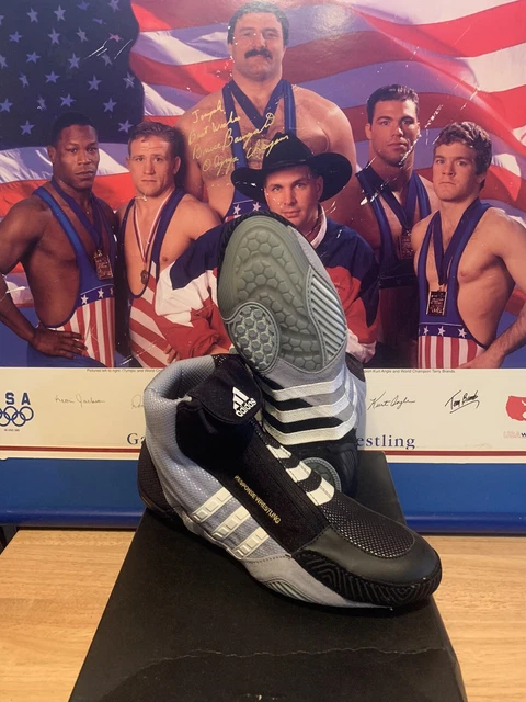 Adidas response wrestling shoe top