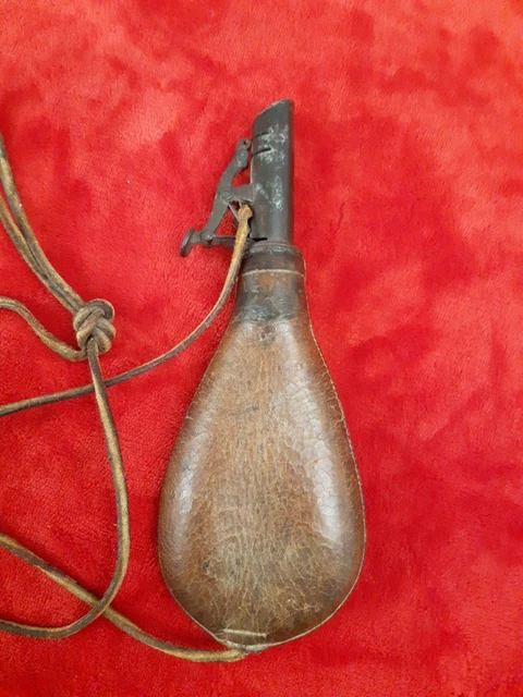 Ancienne Poire à Plombs/poudre De Chasse En Cuir - Fabrication Française