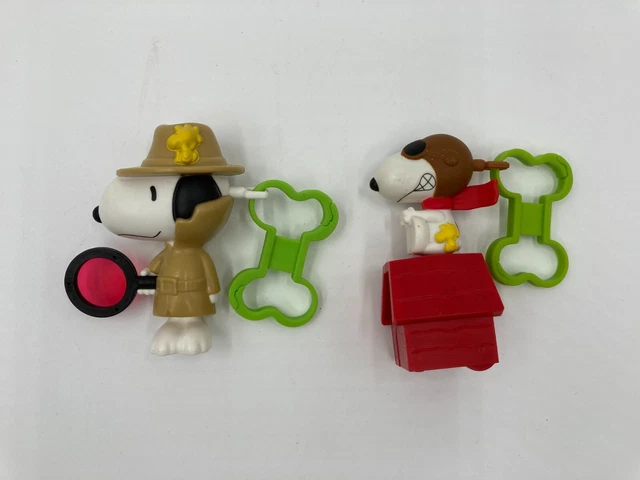 Collectible McDonalds Snoopy Key Ring Set of Two Red Barron & Detective