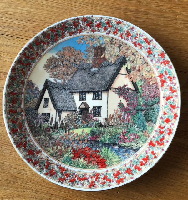 ROYAL WORCESTER FINE Bone China Cottage Gardens Plate by Sue Scullard
