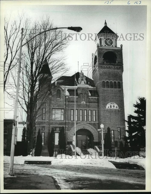 1982 Press Photo Historic 92-year-old Iron County Courthouse Crystal Falls, MI