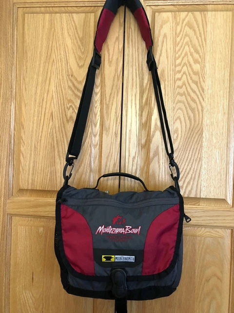 MOUNTAIN HARDWEAR DAY Pack / Shoulder Bag / Sling Bag