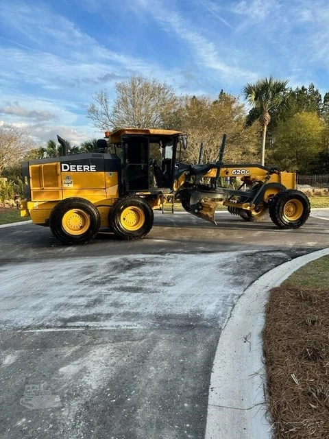 2019 John Deere 620G Motor Graders 5,317 Hours