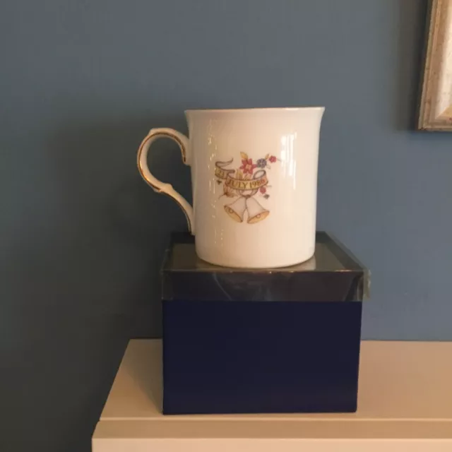 3 x Royal Commemorative mugs. 2 Silver Jubilee 1977 & 1 Wedding 1986. 1 boxed 3