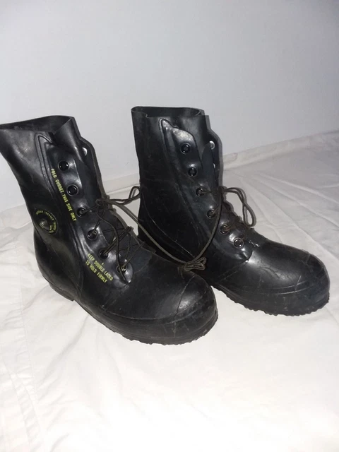 Mickey mouse boots on sale size 11 wide