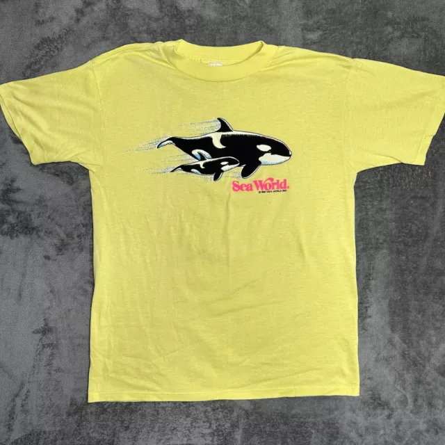 Vintage Sea World Shamu Shirt Medium 80s Single-Stitch Orca Tee Yellow Whale 87