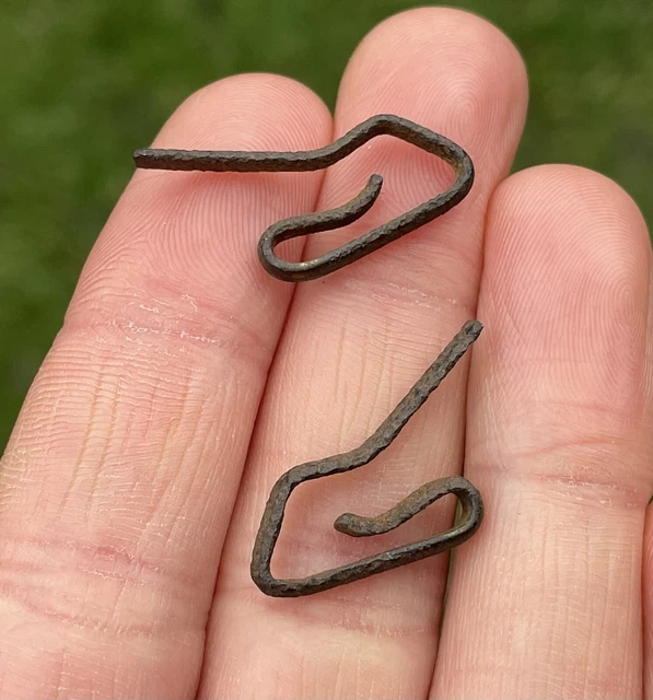 Antique Victorian Pair Of Cast Iron Curtain Hooks Rail Sliders Gliders Hangers