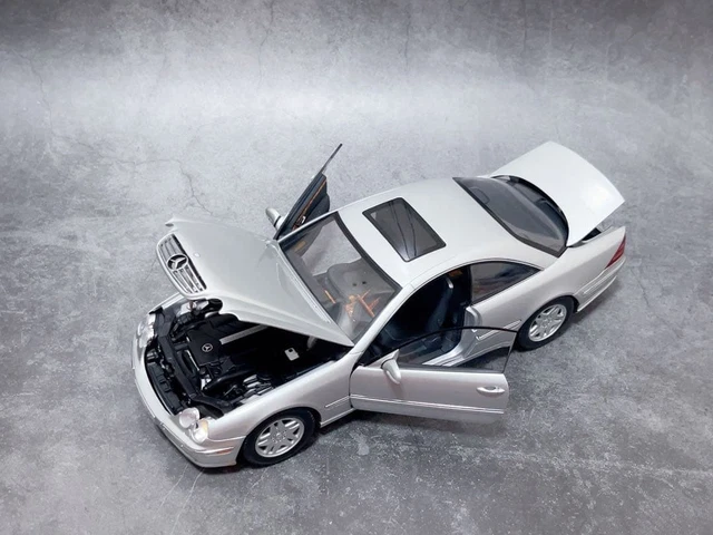 AUTOart Mercedes Benz Classe CL Blanche - 1/18 - État Neuf, Boîte Usée