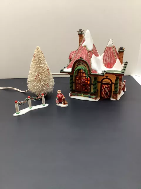 Dept 56 North Pole 1999 Santa Visiting Center Gift Set 56407missing path retired