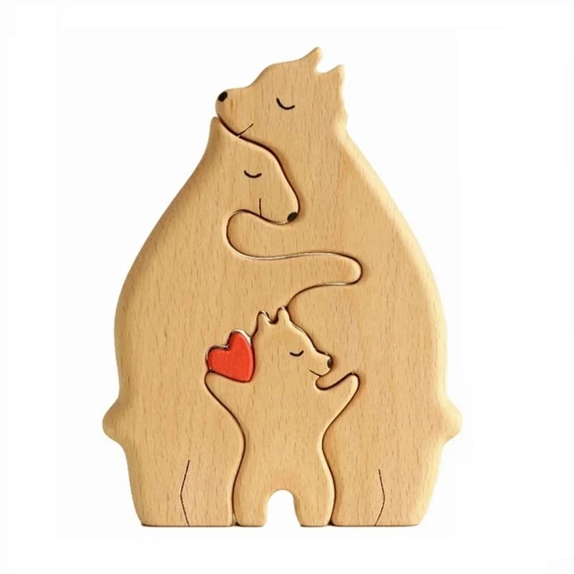 La parola  famiglia  di le lettere di legno su sfondo bianco Foto stock