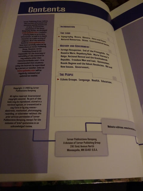 Czech Republic in Pictures by Taus-Bolstad, Stacy Visual Geography Series Book 3