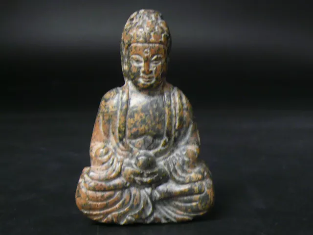 (fD309) Tíbet:  Beautiful Hand Carved  Stone Buddha Figure Pendant